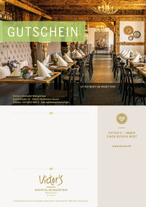 Die Wirtstube mit der rustikalen Holzdecke, den gemütlichen Bänken und einladenen Tischen gibt den Blick auf die Kräuterstube frei.