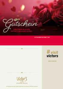Ein großer roter Rosenstrauß ist auf rotem Hintergrund abgebildet. Links im Bild befinden sich rote und goldene Herzen.